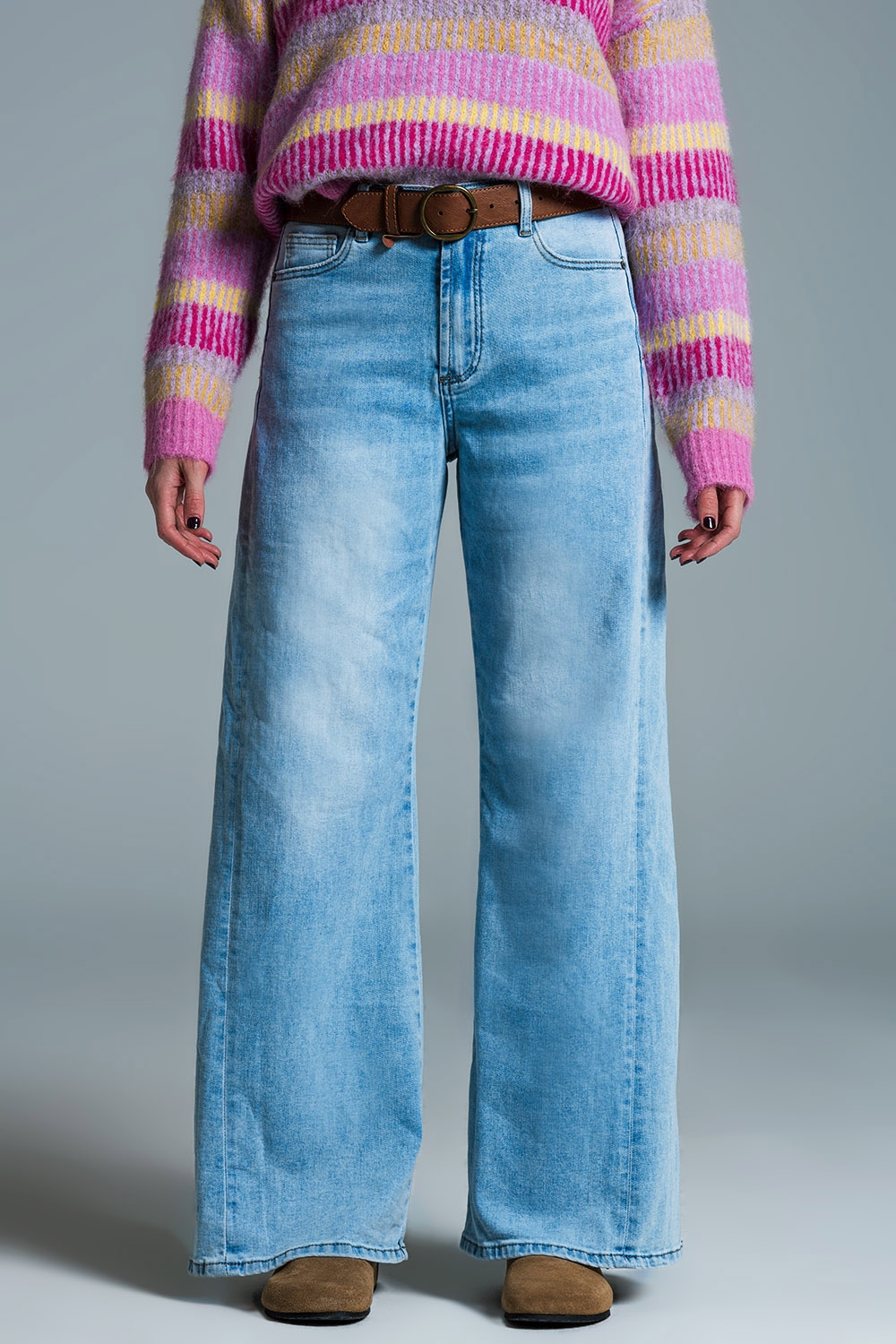 Vaqueros de pierna ancha estilo Mom en lavado claro