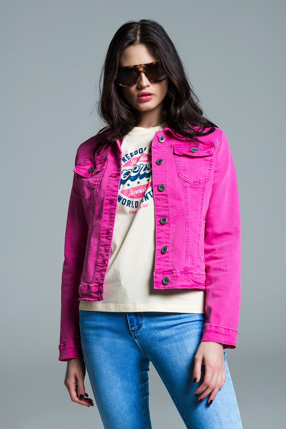Chaqueta vaquera básica con bolsillos en rosa Chaqueta vaquera básica con bolsillos en rosa