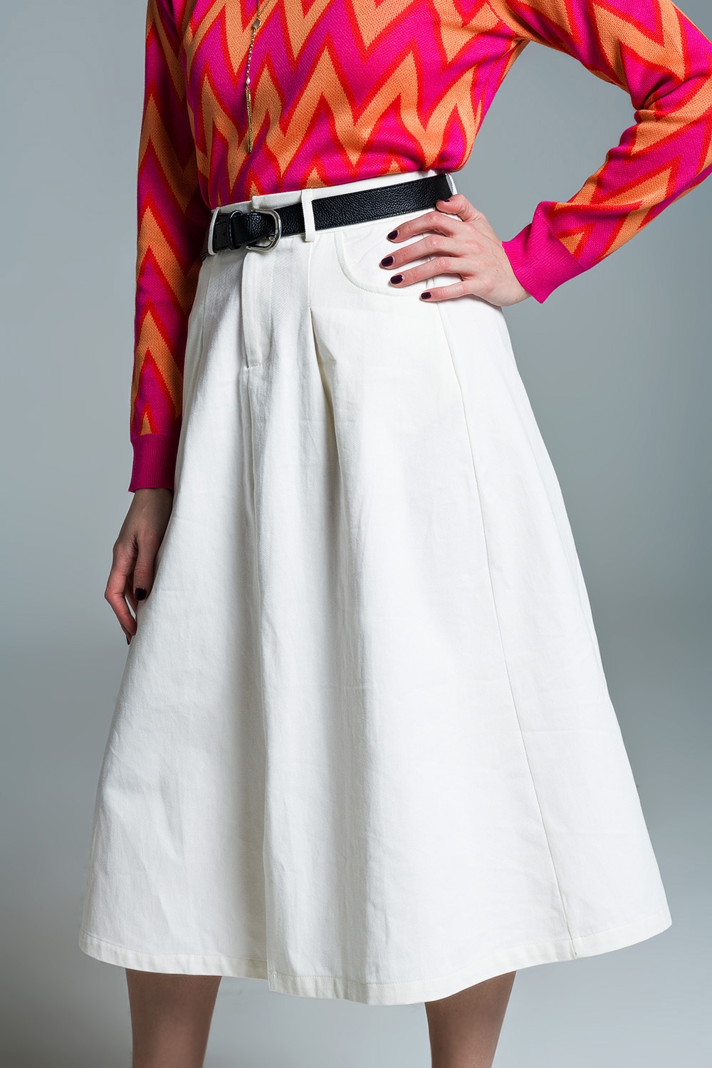 Falda blanca midi con bolsillos en blanco Falda blanca midi con bolsillos en blanco