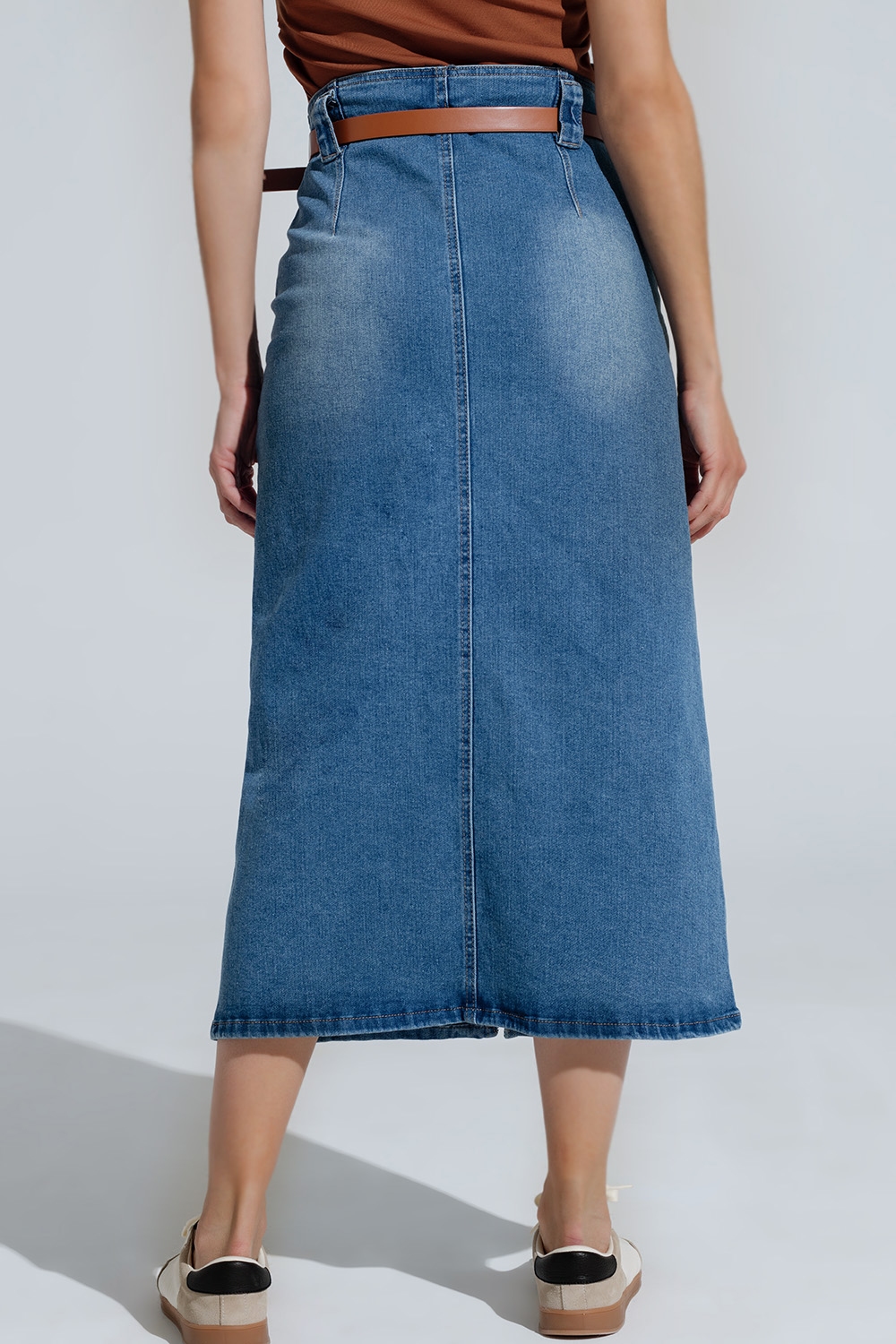Falda vaquera midi azul con abertura delantera Falda vaquera midi azul con abertura delantera