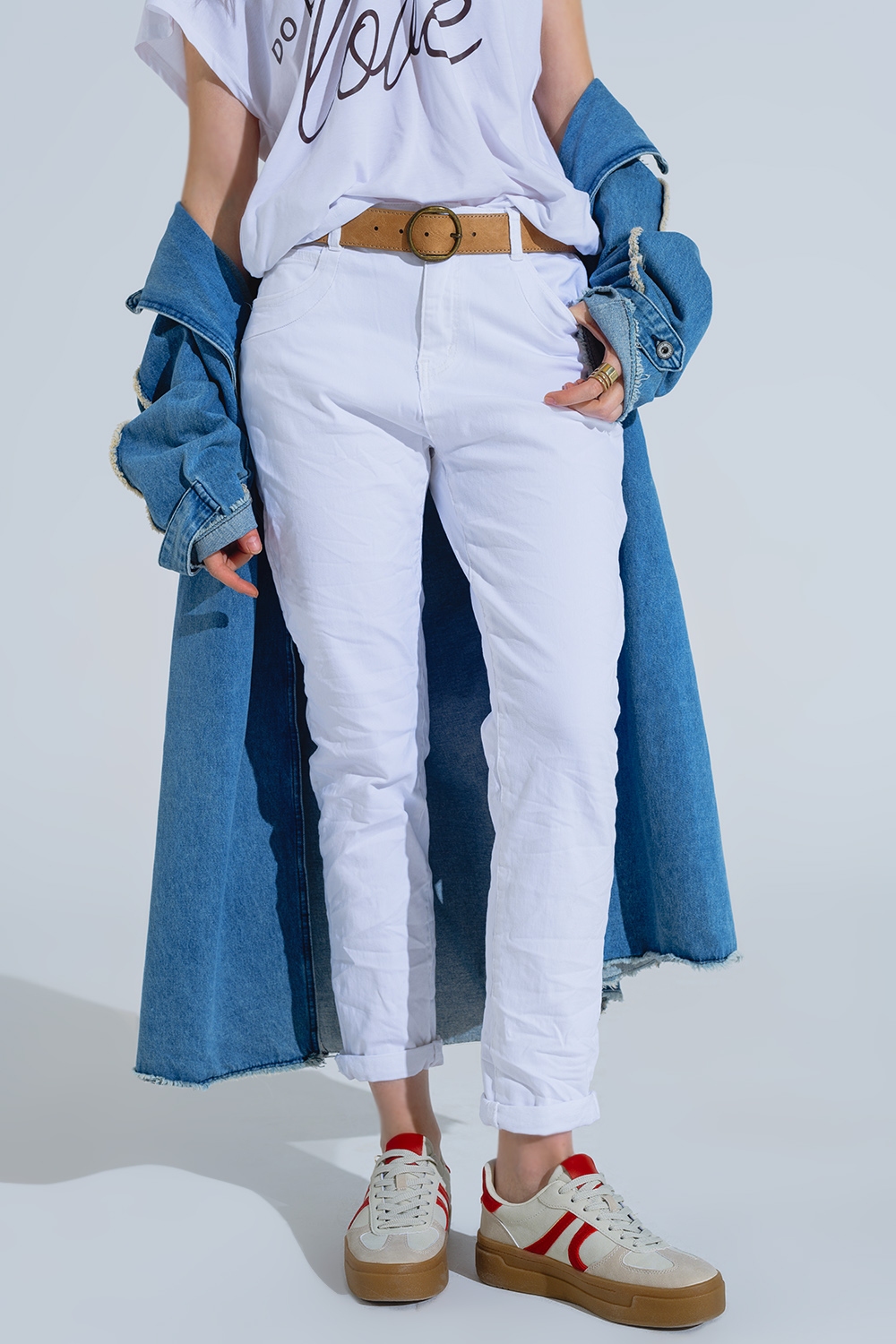 Vaqueros pitillo blancos arrugados