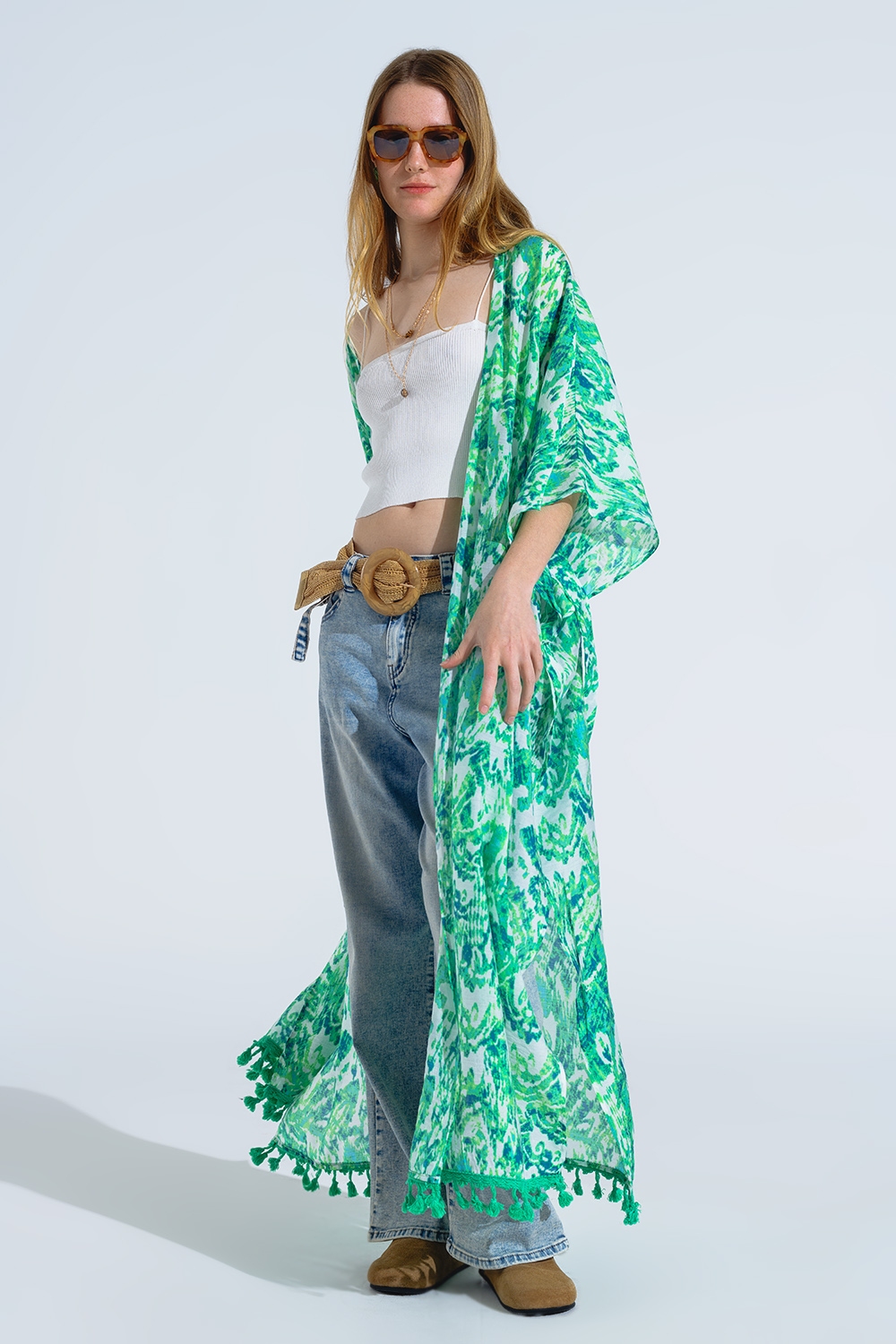 Kimono largo verde con cierre de cordón en estampado tribal Kimono largo verde con cierre de cordón en estampado tribal
