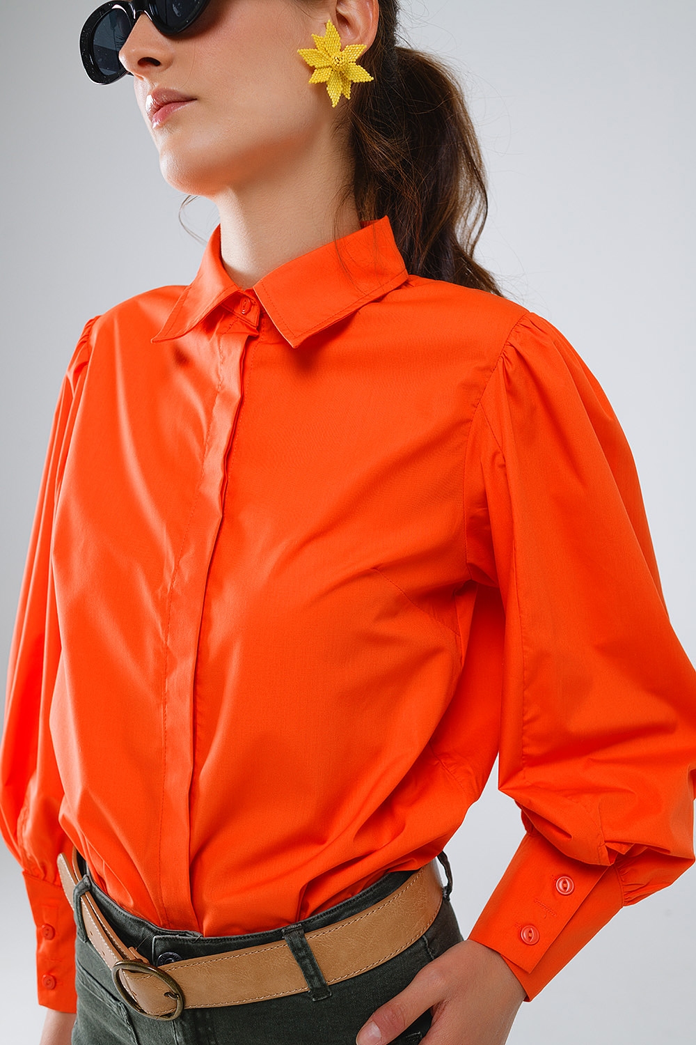 Camisa b&aacute;sica de popel&iacute;n naranja con mangas largas globo