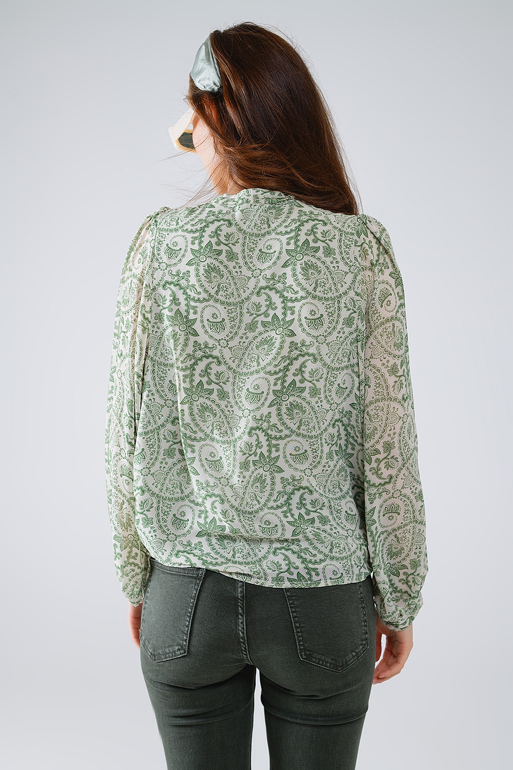 Blusa de gasa verde con estampado floral y mangas globo largas Blusa de gasa verde con estampado floral y mangas globo largas