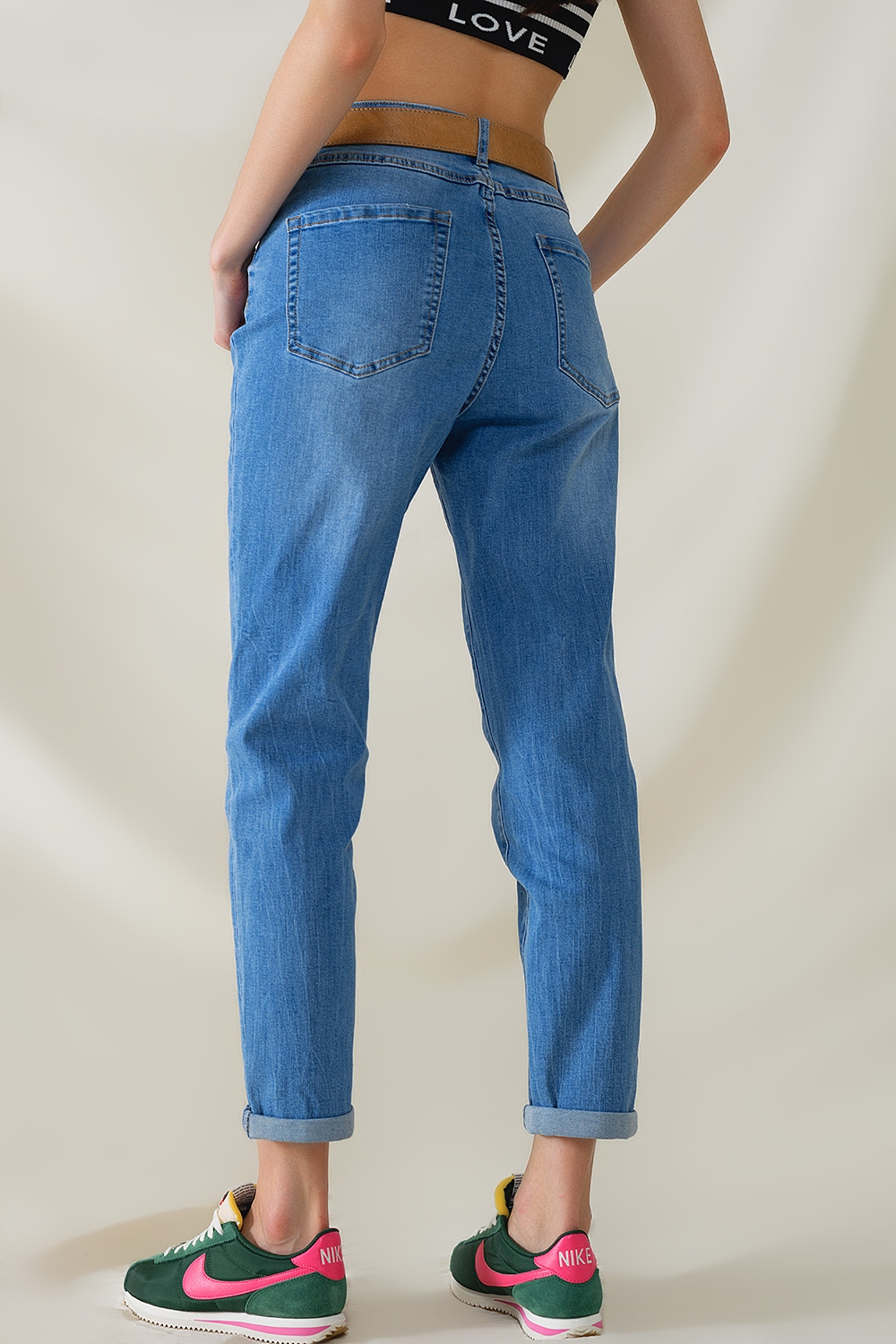 Vaqueros de cintura alta en denim el&aacute;stico de lavado medio