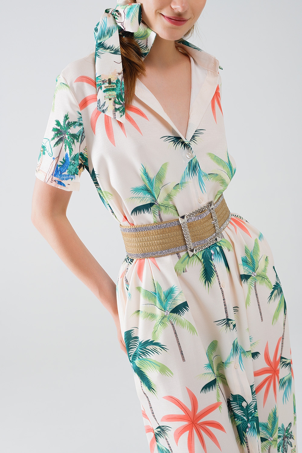 Vestido midi crema con estampado playero y cuello polo