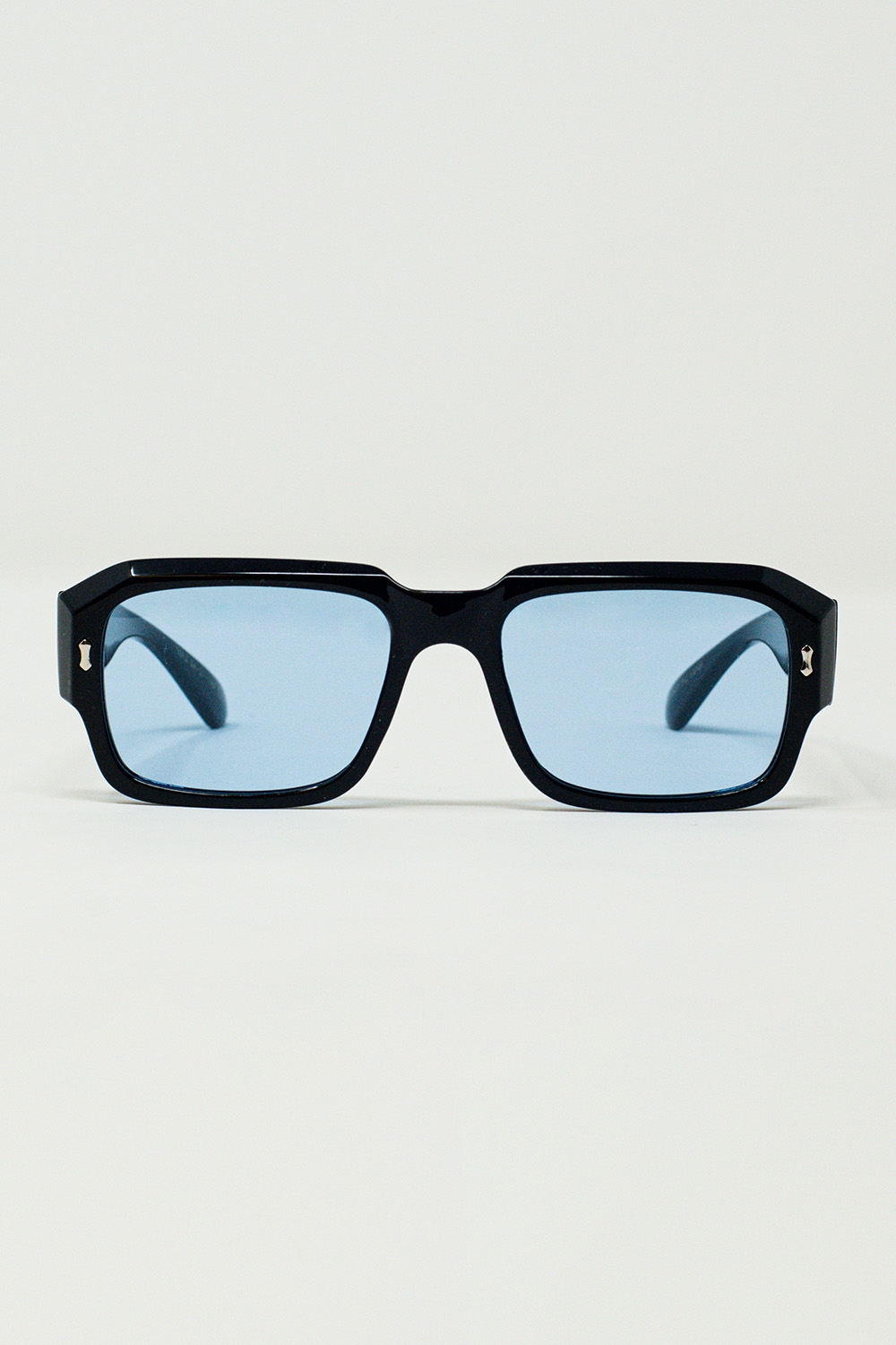 Gafas de sol rectangulares con montura negra y lentes azules Gafas de sol rectangulares con montura negra y lentes azules