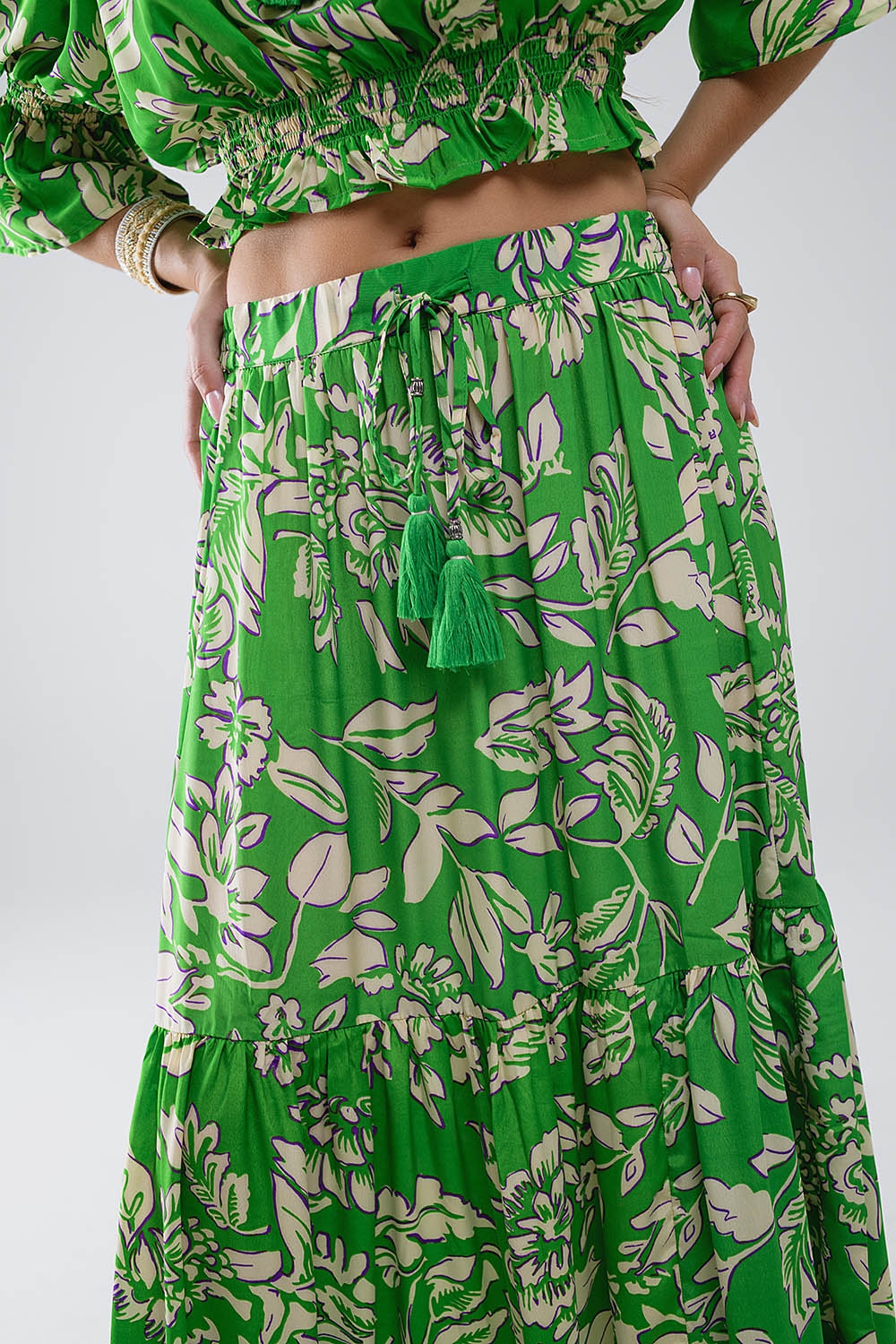 Maxifalda de tirantes con estampado floral verde Maxifalda de tirantes con estampado floral verde