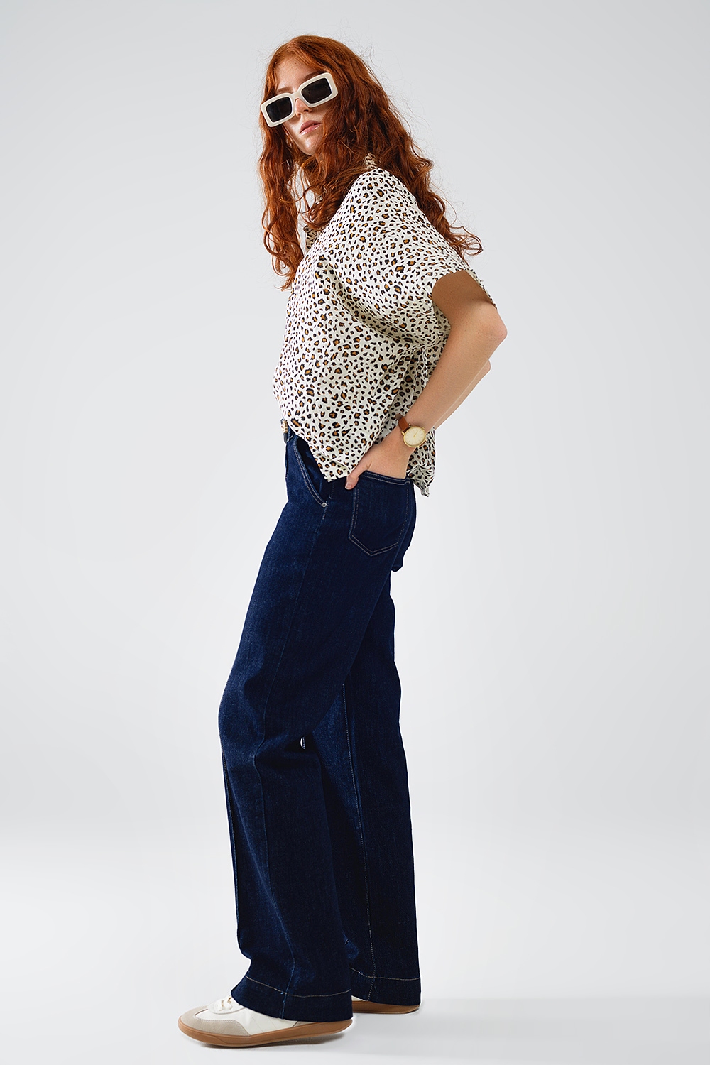 Camisa relajada oversize de manga corta con estampado de leopardo
