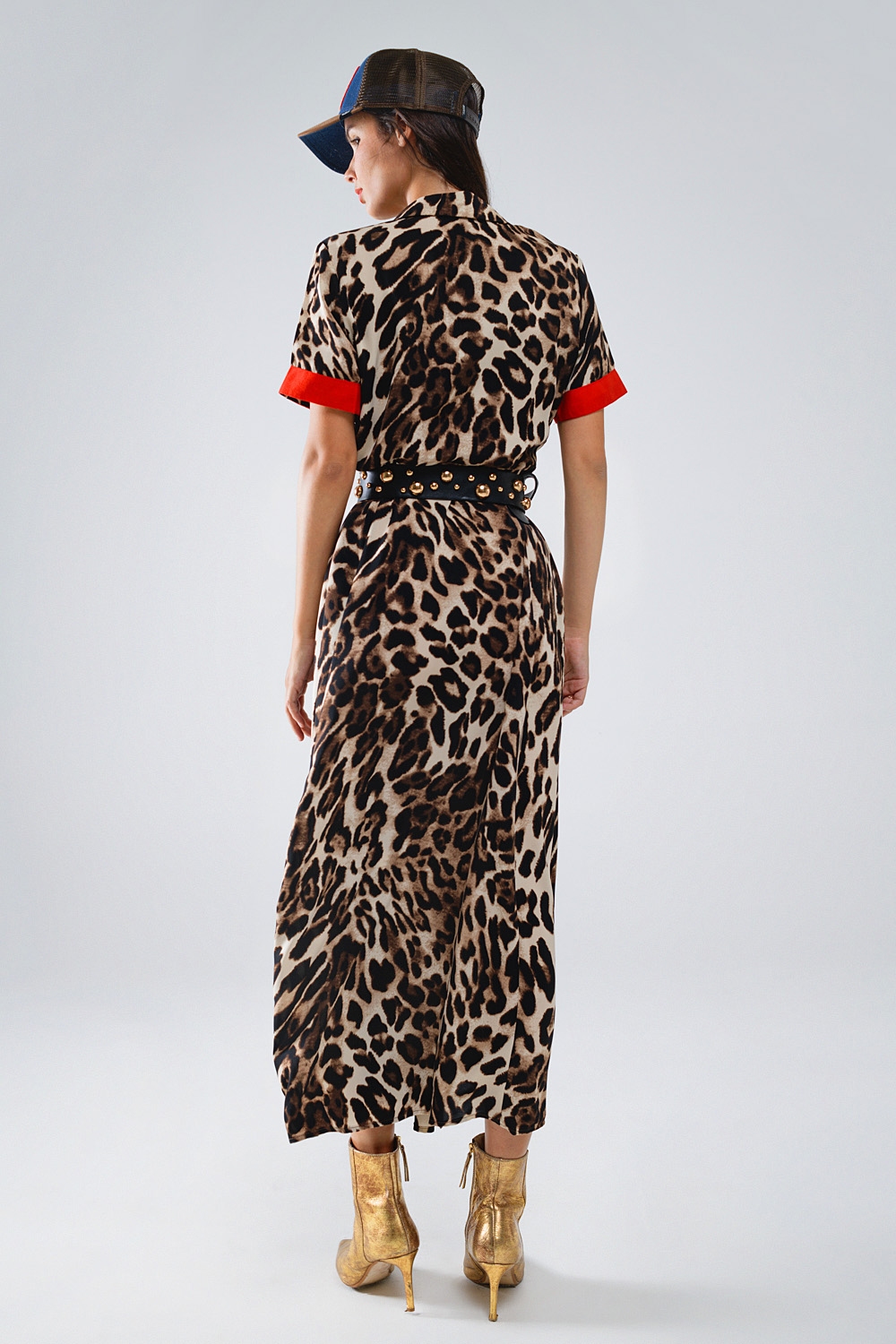 Maxi vestido abotonado de leopardo con detalles rojos Maxi vestido abotonado de leopardo con detalles rojos