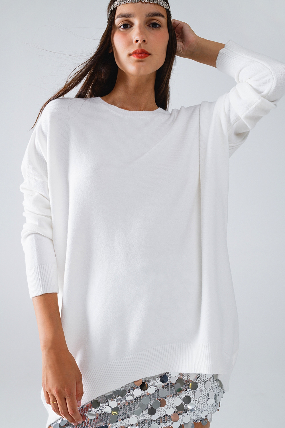 Jersey oversize de manga larga y cuello redondo en blanco